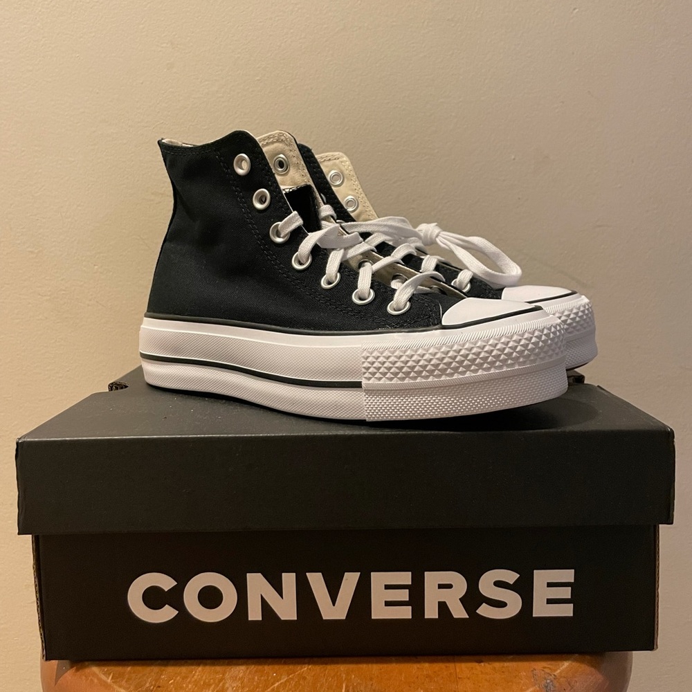 Converse Chuck Taylor All Star Lift Hi-Tops